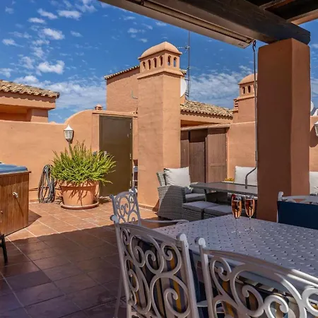 Coastal Gem Penthouse Apartament *