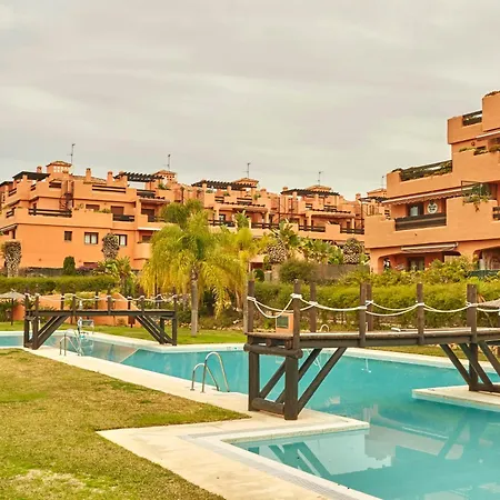 Coastal Gem Penthouse إِستيبونا