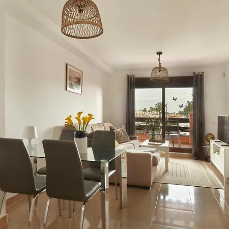 Coastal Gem Penthouse * إِستيبونا